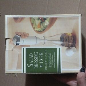 Salad Dressing Mixer